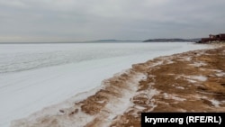 Азовское море покрылось толстым слоем льда, 4 февраля 2017 года