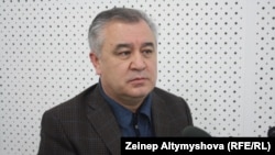 Омурбек Текебаев, "Ата Мекен" партиясының жетекшісі. Бішкек, 26 наурыз 2012 жыл