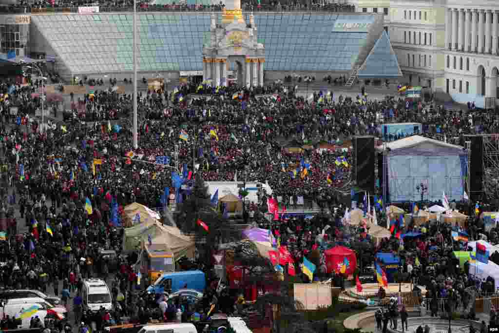 Kiyev, 3 dekabr 2013. Müstəqillik Meydanı.&nbsp;