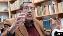 Yazıçı Gunter Grass 