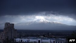 Ağrıdağ. Ermənilər onu Ararat adlandırır