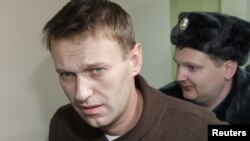 Блогер Алексей Навальный Тверь аудандық сотында. Мәскеу, 6 желтоқсан 2011 жыл.