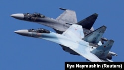 Suxoy Su-35 qırıcı təyyarələri